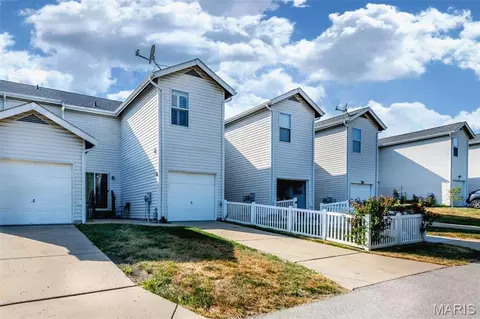 Exterior - 820 Brookmead Dr, O'fallon, MO 63366 photo 4 of 6