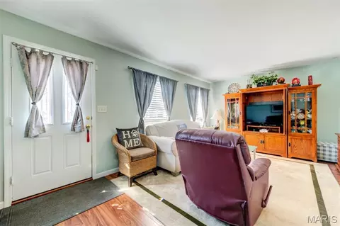 Entry Way - 820 Brookmead Dr, O'fallon, MO 63366 photo 1 of 5