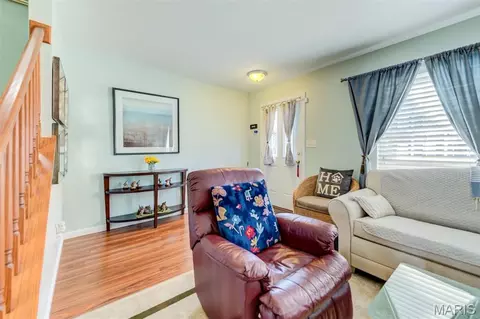 Entry Way - 820 Brookmead Dr, O'fallon, MO 63366 photo 2 of 5