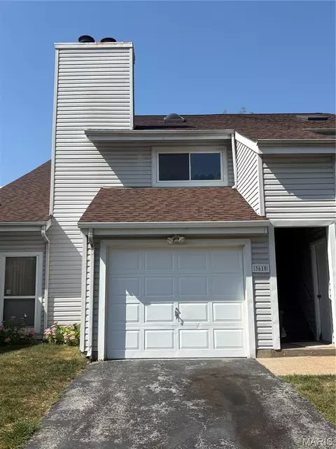3610 Cypress Creek Dr, Florissant, MO 63031