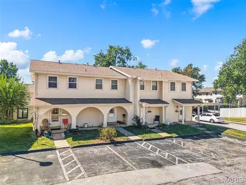 2677 Falcons Way #126, Saint Charles, MO 63303