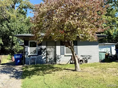 3917 Pomona Ct, Saint Louis, MO 63116