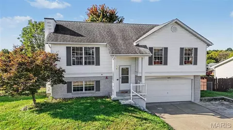 Exterior - 624 Longhorn Dr, O'fallon, MO 63368 photo 3 of 6