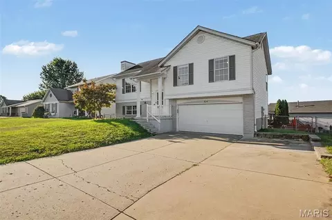 Exterior - 624 Longhorn Dr, O'fallon, MO 63368 photo 4 of 6