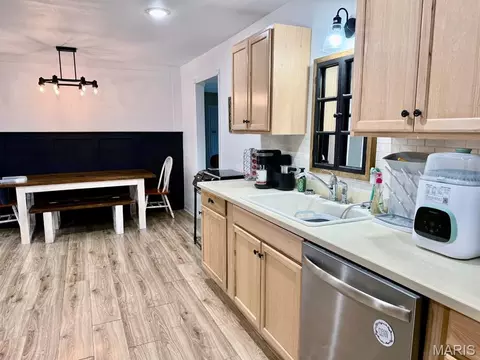 Kitchen - 604 Boucher St, Dexter, MO 63841 photo 3 of 4