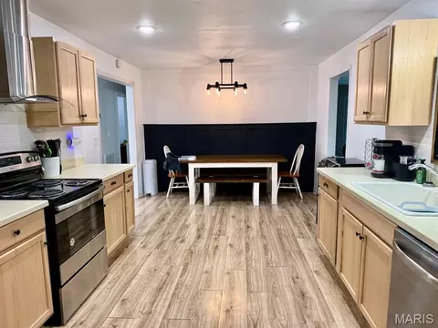 Kitchen - 604 Boucher St, Dexter, MO 63841 photo 2 of 4