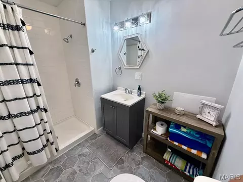 Bath - 604 Boucher St, Dexter, MO 63841 photo 3 of 4