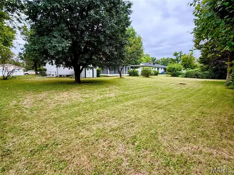 Exterior - 76 Ruth Dr, Saint Charles, MO 63301 photo 6 of 10