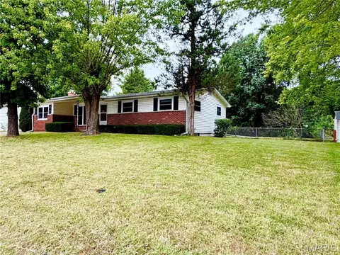 Exterior - 76 Ruth Dr, Saint Charles, MO 63301 photo 9 of 10