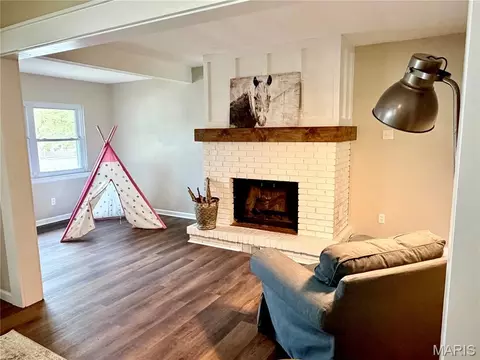 Living - 76 Ruth Dr, Saint Charles, MO 63301 photo 3 of 4