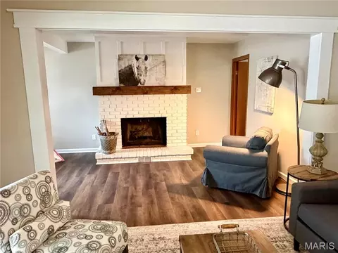 Living - 76 Ruth Dr, Saint Charles, MO 63301 photo 2 of 4