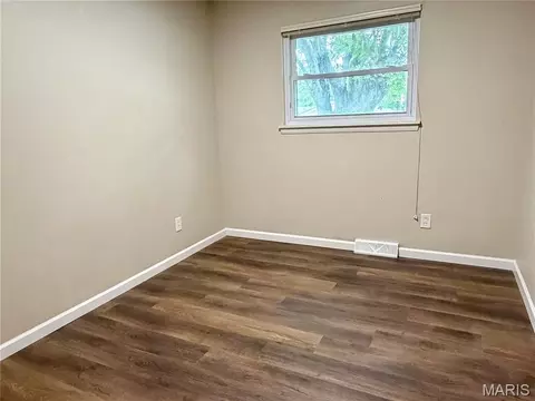 Bedroom - 76 Ruth Dr, Saint Charles, MO 63301 photo 3 of 4
