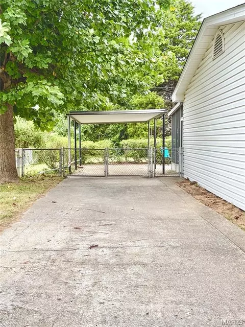 Exterior - 76 Ruth Dr, Saint Charles, MO 63301 photo 8 of 10