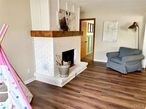 Living - 76 Ruth Dr, Saint Charles, MO 63301 photo 4 of 4