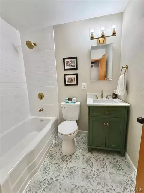 Bath - 76 Ruth Dr, Saint Charles, MO 63301 photo 2 of 2