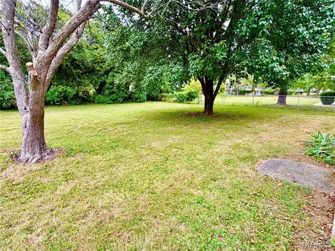 Exterior - 76 Ruth Dr, Saint Charles, MO 63301 photo 5 of 10