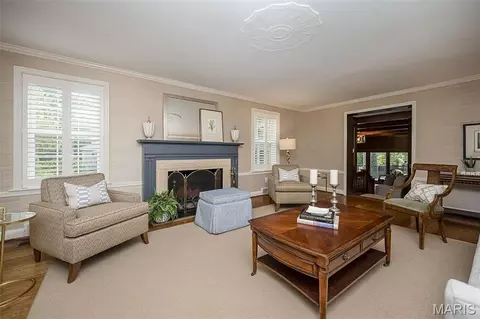 Living - 59 Pointer Ln, Ladue, MO 63124 photo 1 of 6