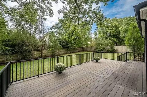 Exterior - 59 Pointer Ln, Ladue, MO 63124 photo 6 of 11
