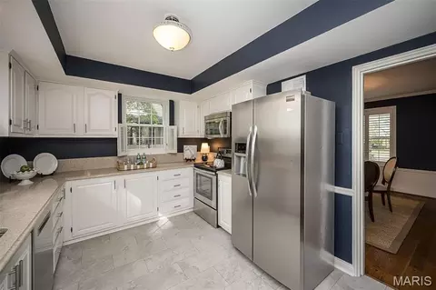 Kitchen - 59 Pointer Ln, Ladue, MO 63124 photo 1 of 4