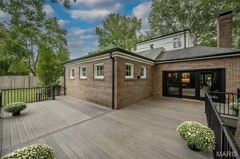 Exterior - 59 Pointer Ln, Ladue, MO 63124 photo 7 of 11