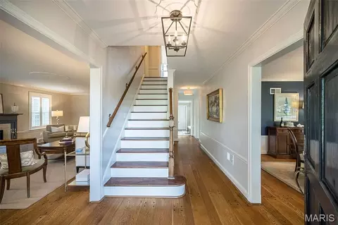 Entry Way - 59 Pointer Ln, Ladue, MO 63124 photo 1 of 2
