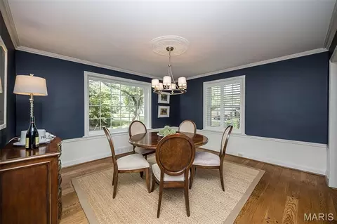 Dining - 59 Pointer Ln, Ladue, MO 63124 photo 2 of 4