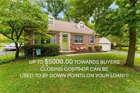 7 Green Acres Rd, Saint Louis, MO 63137