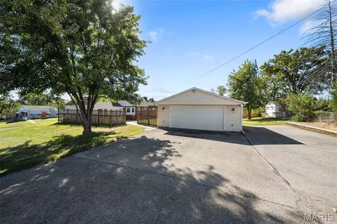 Exterior - 9305 Aster Ave, Affton, MO 63123 photo 10 of 19