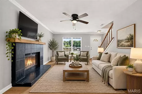 Living - 129 Royallbrook Ln, O'fallon, MO 63368 photo 1 of 3