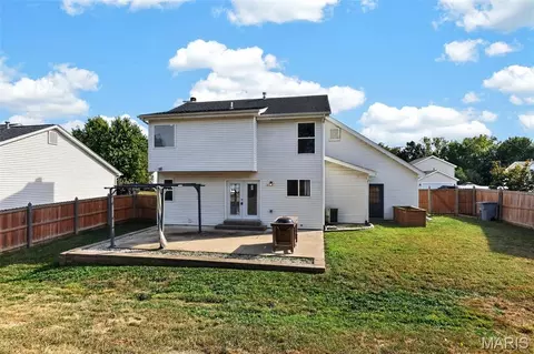 Exterior - 129 Royallbrook Ln, O'fallon, MO 63368 photo 2 of 3