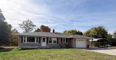 702 E 1700 Ave, Vandalia, IL 62471