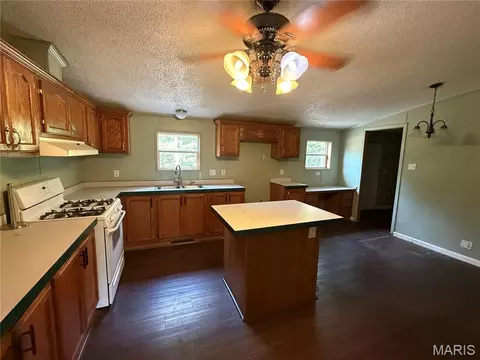 Kitchen - 17131 Private Drive 8178, Rolla, MO 65401 photo 1 of 2