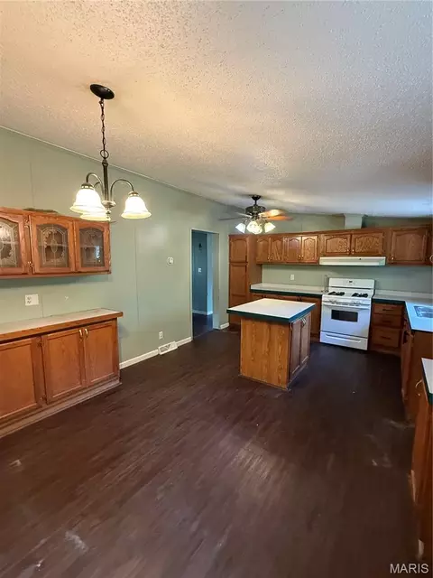 Kitchen - 17131 Private Drive 8178, Rolla, MO 65401 photo 2 of 2