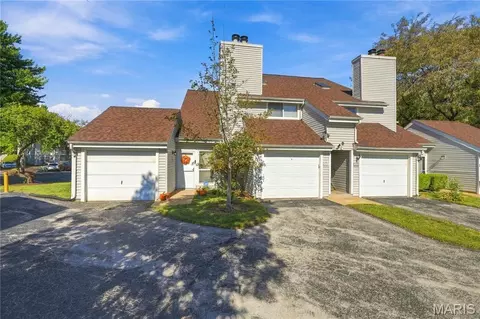 3630 Cypress Creek Dr, Florissant, MO 63031