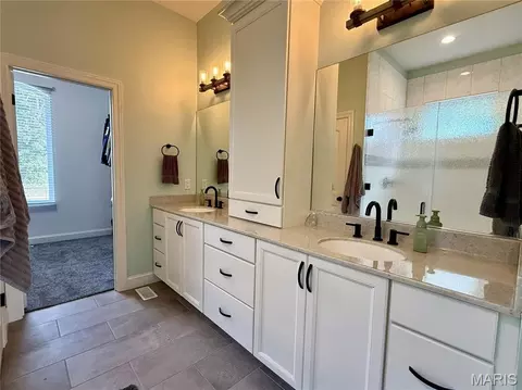 Bath - 35 Brierfield Ct, Troy, MO 63379 photo 1 of 5