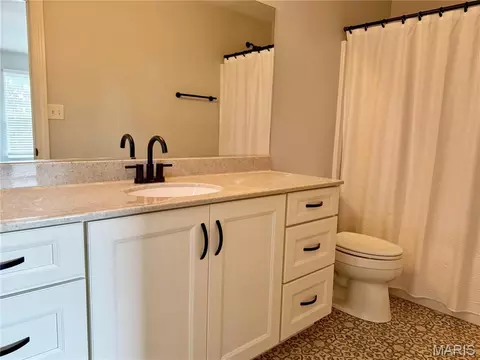 Bath - 35 Brierfield Ct, Troy, MO 63379 photo 4 of 5