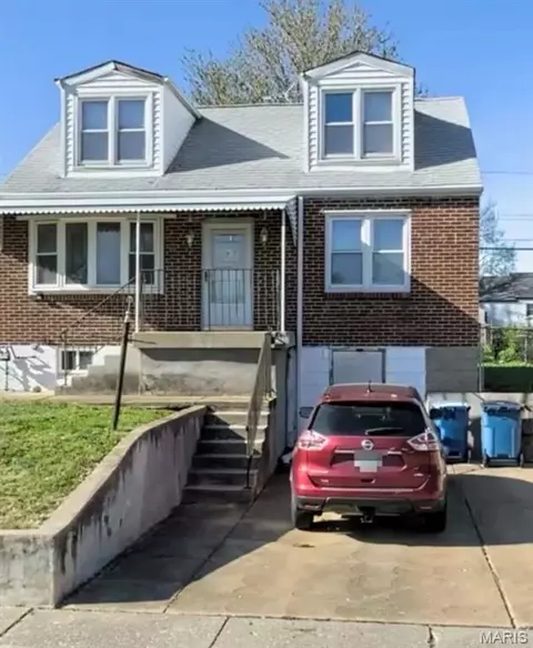 9439 Ridge Ave, Saint Louis, MO 63114