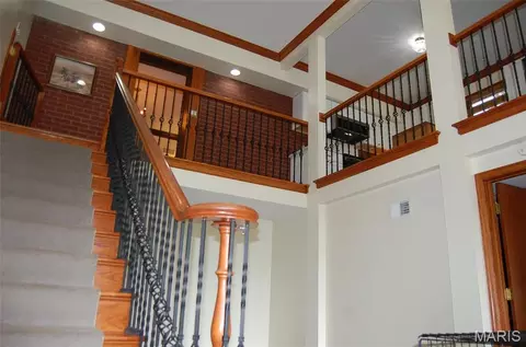 Entry Way - 324 W 6th St, Washington, MO 63090 photo 2 of 6