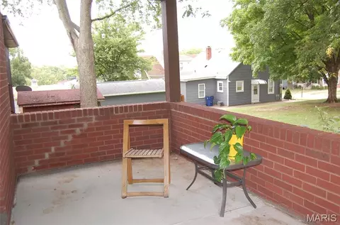 Exterior - 324 W 6th St, Washington, MO 63090 photo 3 of 4