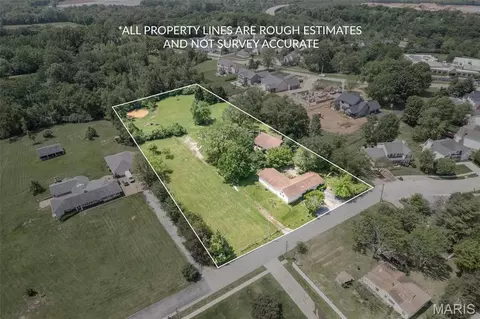 5340 Studer Ln, Saint Louis, MO 63128