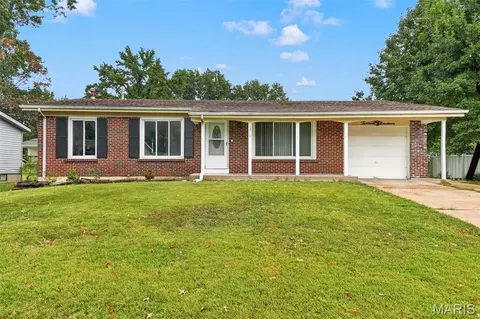 1319 Coppergate Ln, Spanish Lake, MO 63138