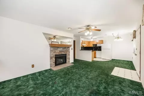 Living - 243 Eagle Rdg, O'fallon, IL 62269 photo 2 of 4