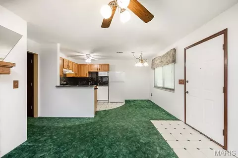 Living - 243 Eagle Rdg, O'fallon, IL 62269 photo 3 of 4