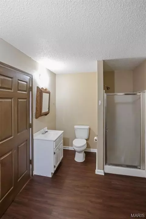Bath - 1476 E Springfield Rd, Sullivan, MO 63080 photo 3 of 3
