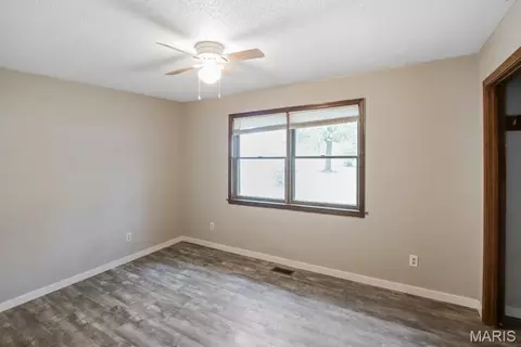 Bedroom - 1476 E Springfield Rd, Sullivan, MO 63080 photo 2 of 2