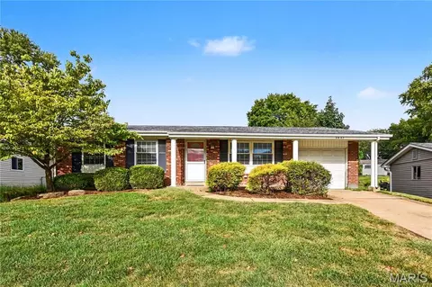 2467 Wesbay Dr, Maryland Heights, MO 63043