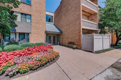 950 E Rue De La Banque #314, Saint Louis, MO 63141