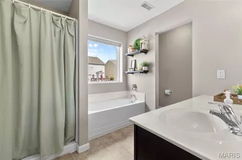 Bath - 609 Spring Mnr, O'fallon, MO 63368 photo 3 of 4