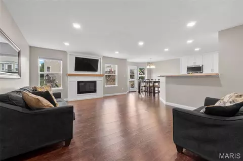 Living - 609 Spring Mnr, O'fallon, MO 63368 photo 1 of 2