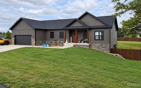 225 Berkshire Dr, Poplar Bluff, MO 63901